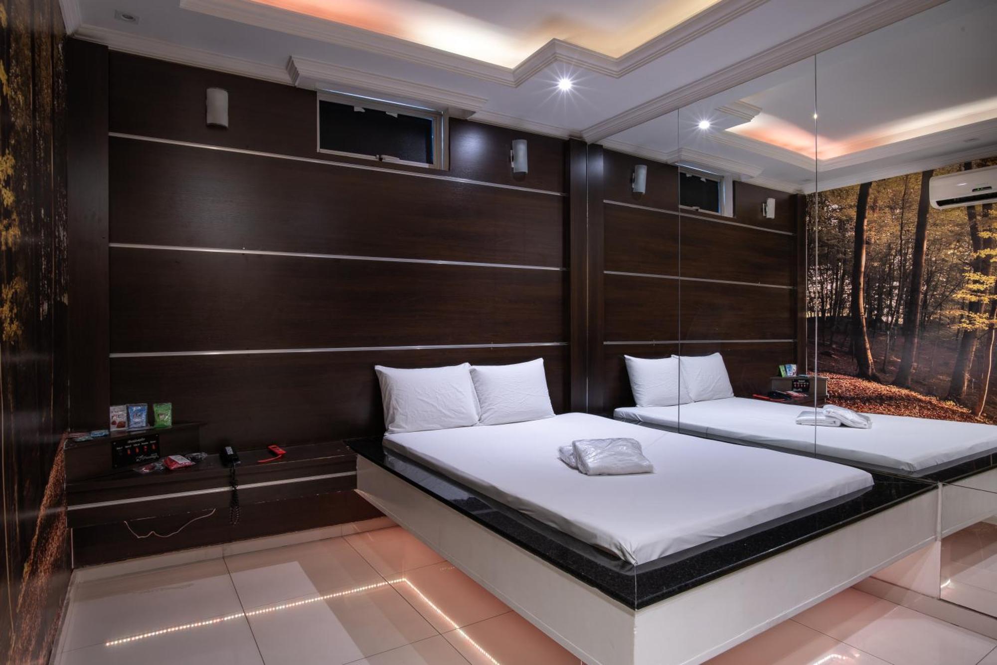 Classic Double Room